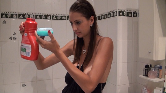 2. Download full pics of The gorgeous Czech amateur Jana from czechamateurs.com