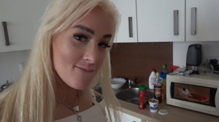 1. Download full pics of Coño lleno de semen from czechamateurs.com