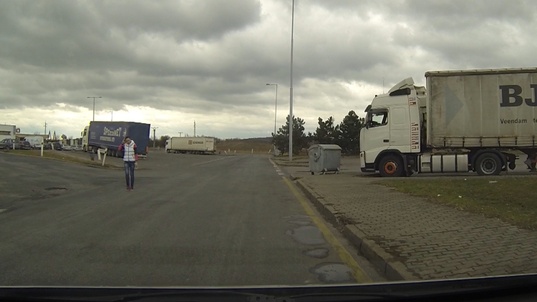 1. Download full pics of Slut with an aggressive handler from czechbitch.com