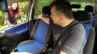 2. Download full pics of 公共の場でセックスする from czechbitch.com