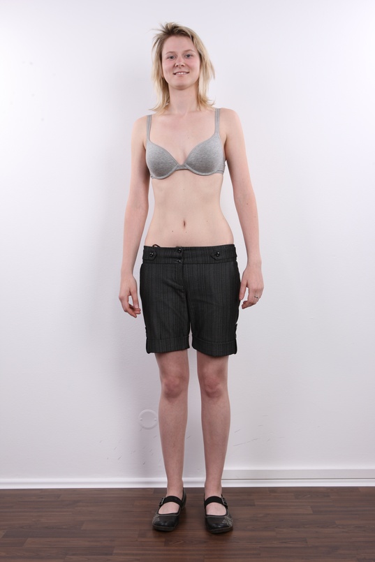 6. Download full pics of Monika (21) from czechcasting.com