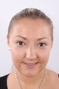 1. Download full pics of Petra (29) from czechcasting.com