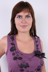 3. Download full pics of Jitka (23) from czechcasting.com