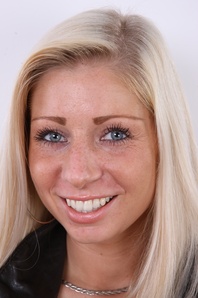 1. Download full pics of Andrea (23) from czechcasting.com