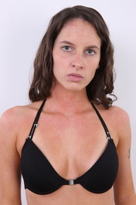 5. Download full pics of Lenka (21) from czechcasting.com