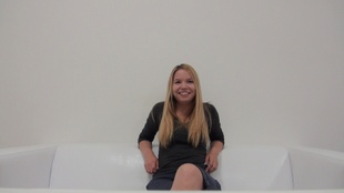 1. Download full pics of Arina (20) from czechcasting.com