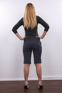 4. Download full pics of Arina (20) from czechcasting.com