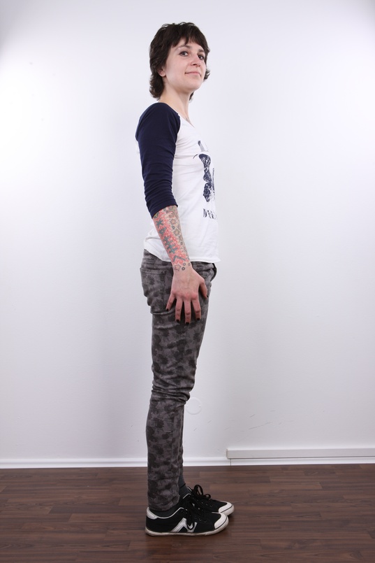 4. Download full pics of Olga (28) from czechcasting.com