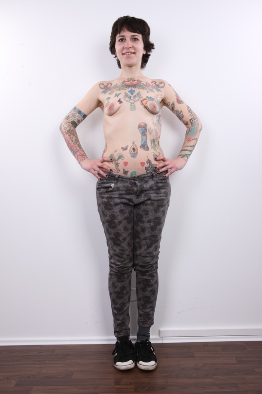 8. Download full pics of Olga (28) from czechcasting.com