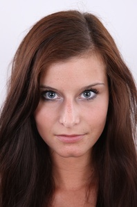 1. Download full pics of Kamila (20) from czechcasting.com