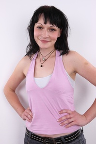 3. Download full pics of Hana (22) from czechcasting.com