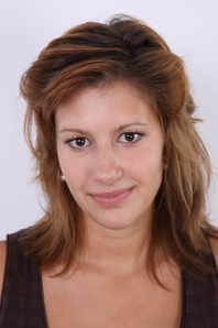 1. Download full pics of Lucie (19) from czechcasting.com