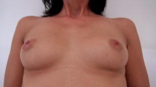 5. Download full pics of Lenka (32) from czechcasting.com