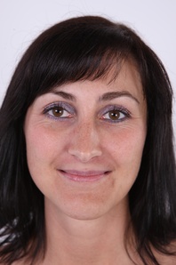 1. Download full pics of Lenka (32) from czechcasting.com