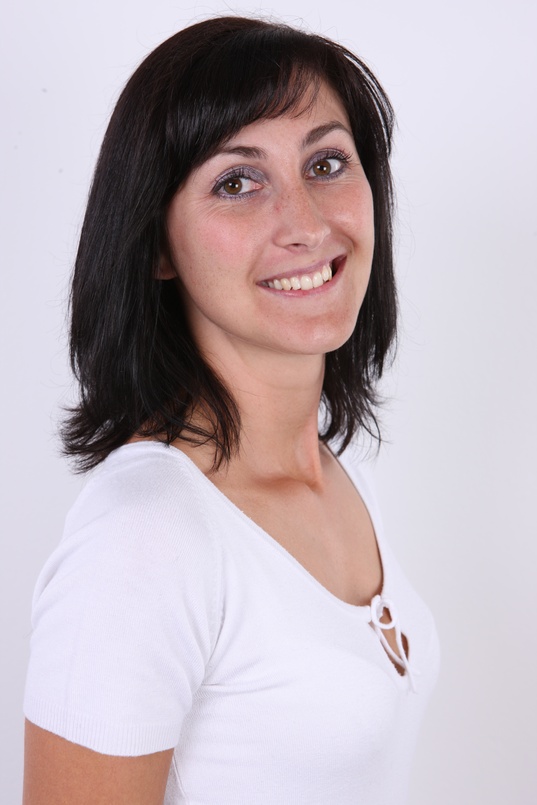 4. Download full pics of Lenka (32) from czechcasting.com