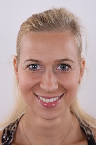 1. Download full pics of Marcela (29) from czechcasting.com