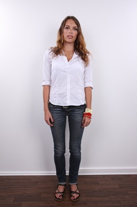 2. Download full pics of Dominika (19) from czechcasting.com