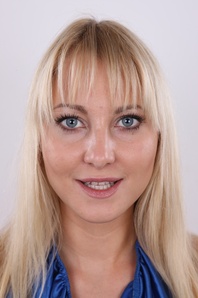 1. Download full pics of Zuzana (26) from czechcasting.com