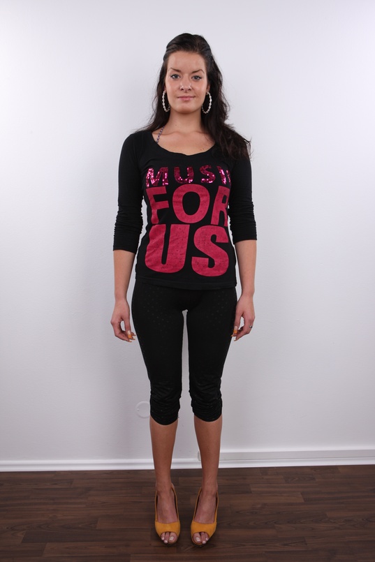 2. Download full pics of Bedriska (21) from czechcasting.com