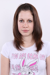 3. Download full pics of Eliska (20) from czechcasting.com
