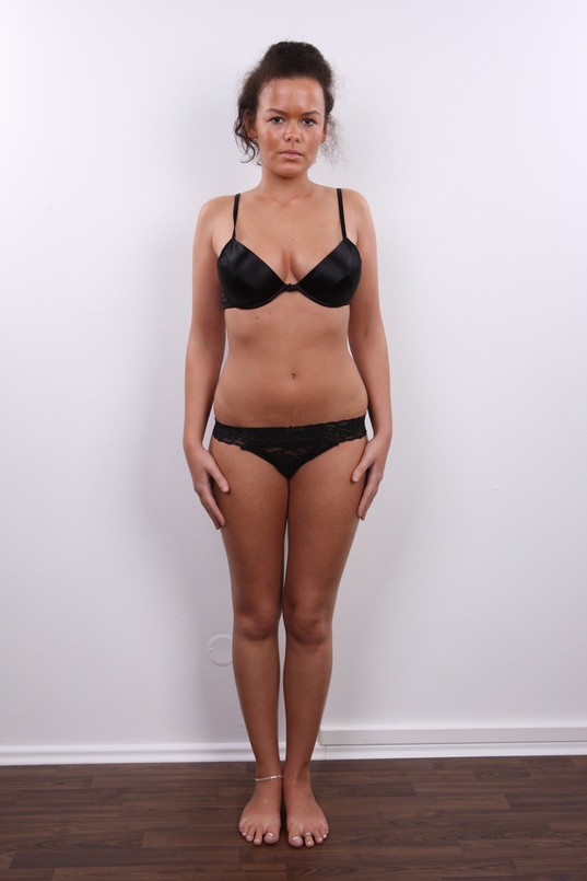 7. Download full pics of Monika (20) from czechcasting.com