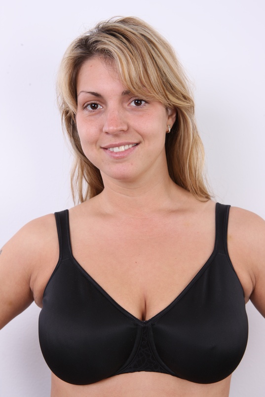 4. Download full pics of Petra (27) from czechcasting.com