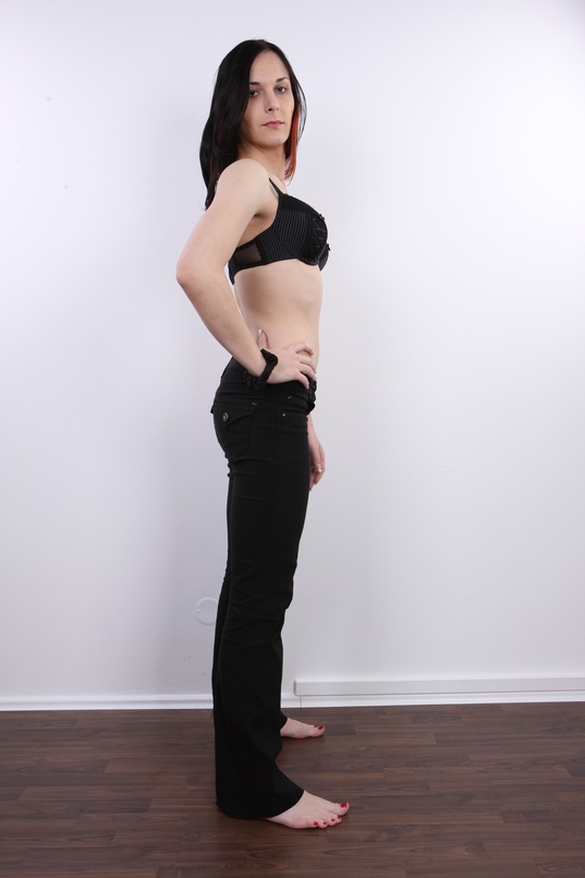 7. Download full pics of Andrea (24) from czechcasting.com