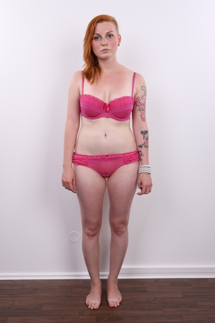 6. Download full pics of model Veronika (25) from czechcasting.com