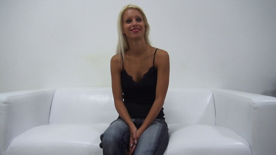 1. Download full pics of Tereza (28) from czechcasting.com