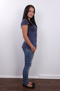 3. Download full pics of Simona (28) from czechcasting.com