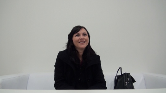 1. Download full pics of Martina (28) from czechcasting.com