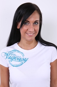 3. Download full pics of Iveta (21) from czechcasting.com