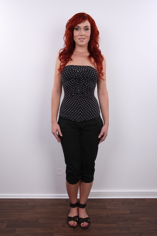 2. Download full pics of Lucie (25) from czechcasting.com