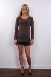 2. Download full pics of Sarka (22) from czechcasting.com