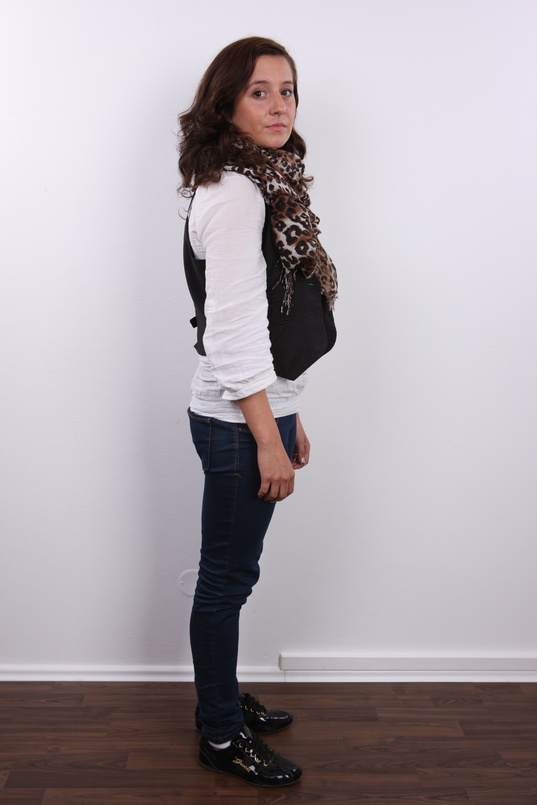 4. Download full pics of Gabriela (21) from czechcasting.com