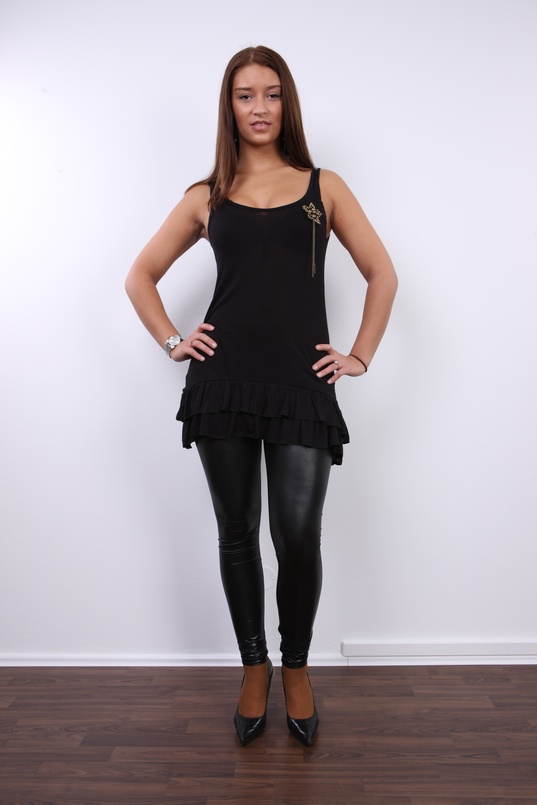 2. Download full pics of Natalie (21) from czechcasting.com