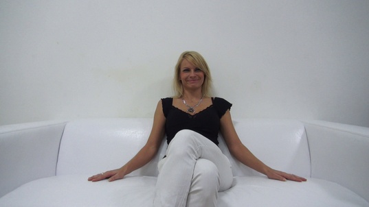 1. Download full pics of Andrea (26) from czechcasting.com