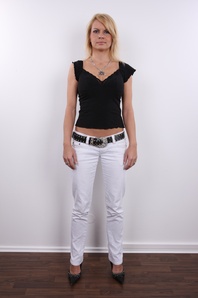 2. Download full pics of Andrea (26) from czechcasting.com