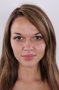 1. Download full pics of Jana (22) from czechcasting.com