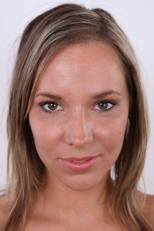 21. Download full pics of Eva (27) from czechcasting.com