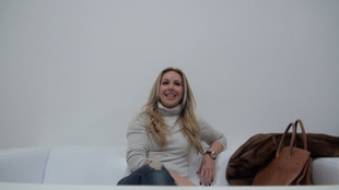 1. Download full pics of Andrea (30) from czechcasting.com