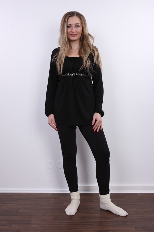 2. Download full pics of Hana (30) from czechcasting.com