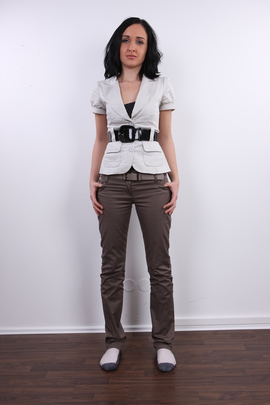 2. Download full pics of Eva (20) from czechcasting.com