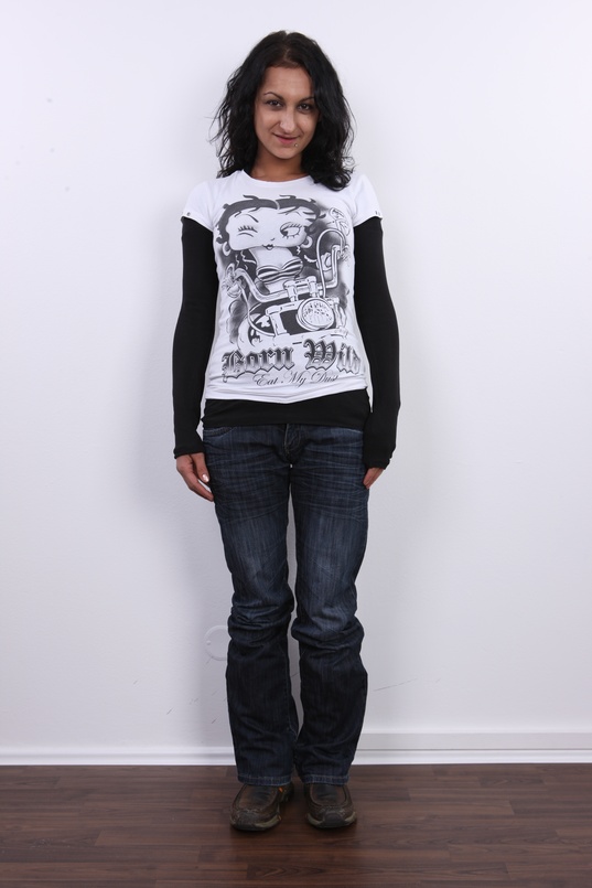 2. Download full pics of Monika (28) from czechcasting.com