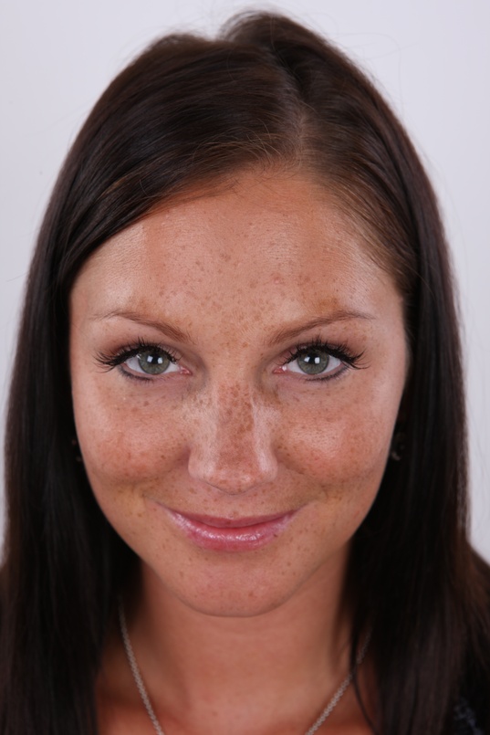 1. Download full pics of Lucie (29) from czechcasting.com