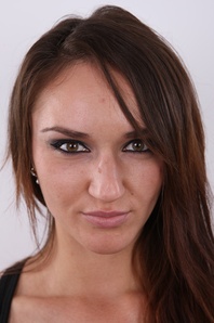 1. Download full pics of Oxana (26) from czechcasting.com