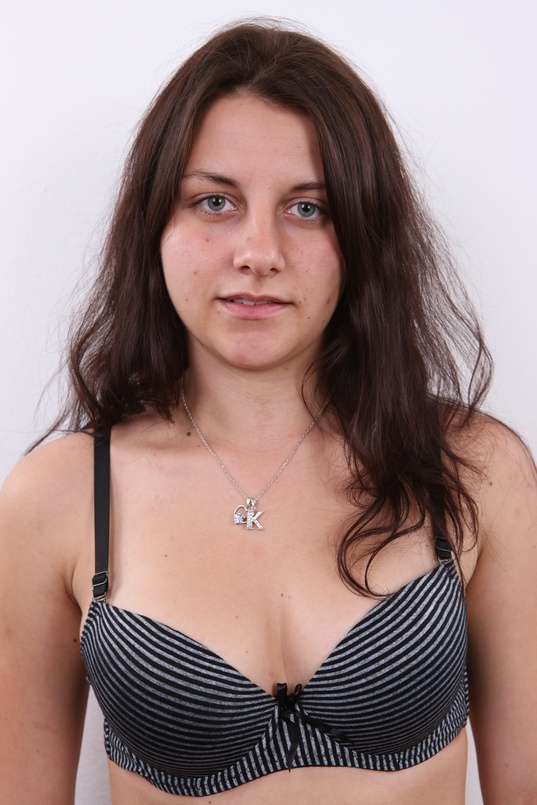 7. Download full pics of Katka (20) from czechcasting.com