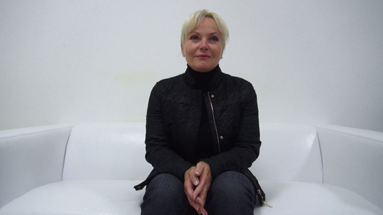 1. Download full pics of Dara (46) from czechcasting.com