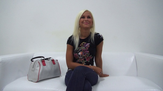 1. Download full pics of Lucie (23) from czechcasting.com