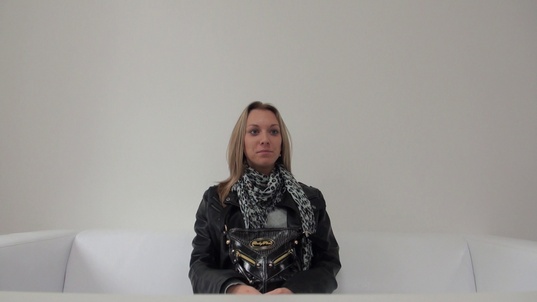 1. Download full pics of Lucie (22) from czechcasting.com